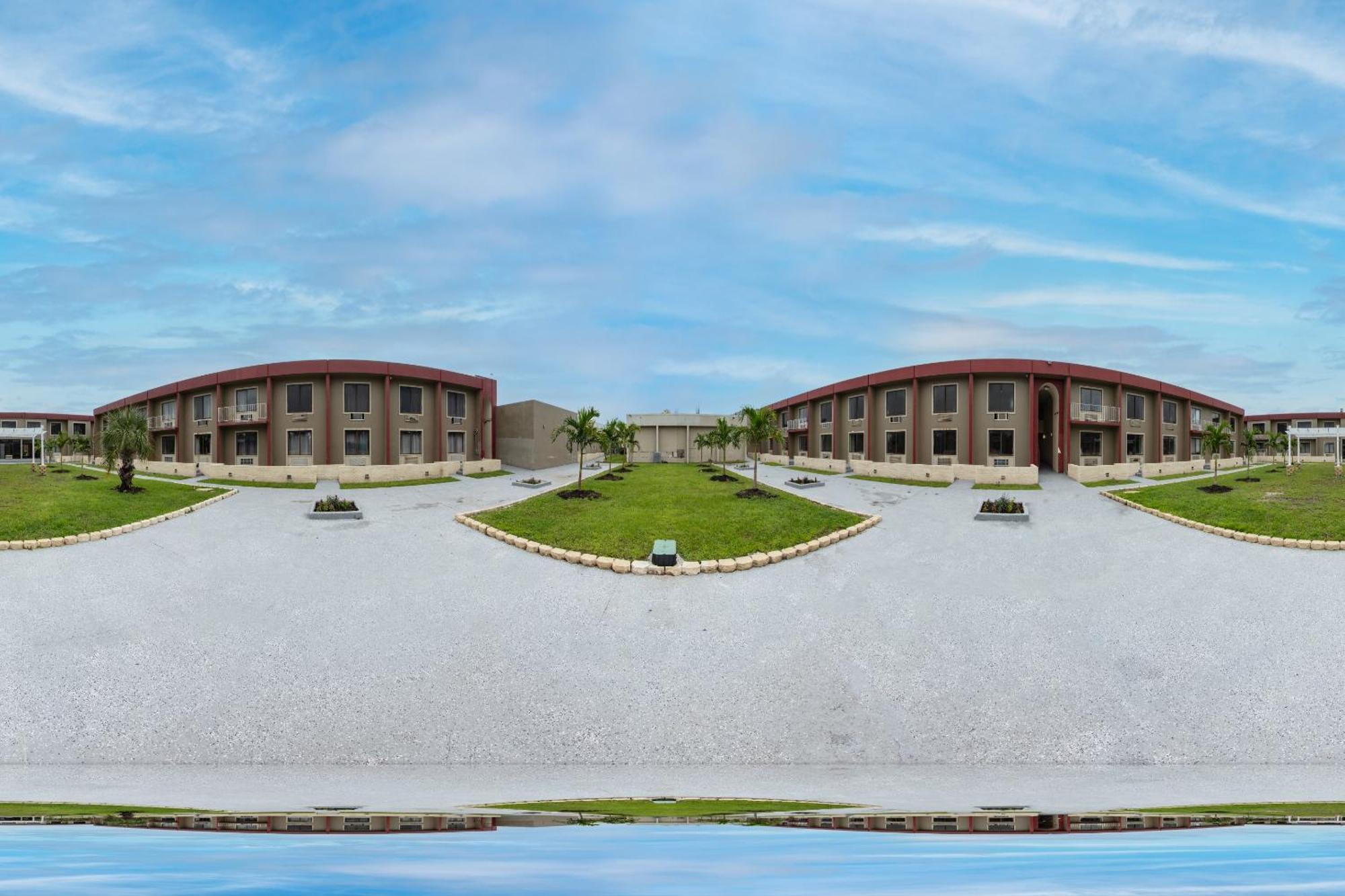 Oyo Hotel Orlando Airport Exterior photo