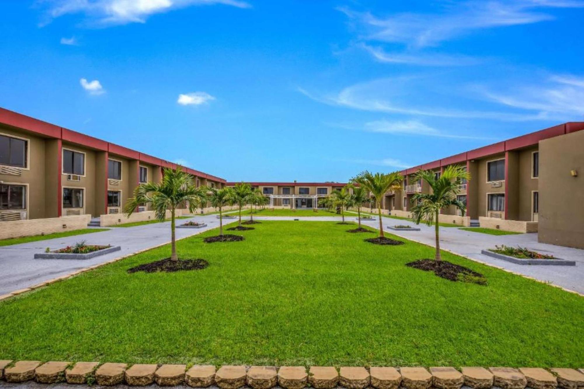Oyo Hotel Orlando Airport Exterior photo
