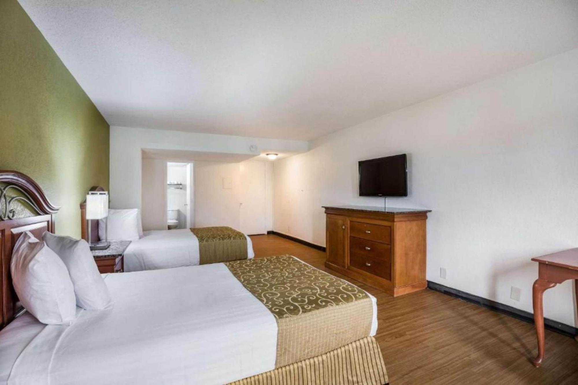 Oyo Hotel Orlando Airport Exterior photo